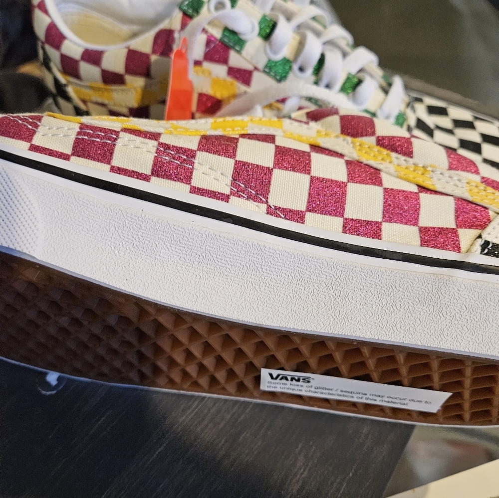 shoes - Picture 2 of 2